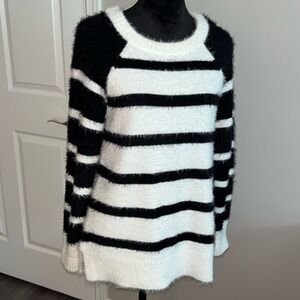 Cozy top from Loft, super soft and barely worn. Size S